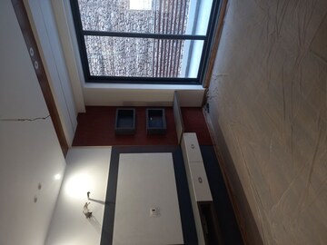 Room in 4 BHK Builder Floor at Sector 21 – for Rent