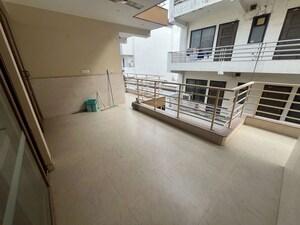 Staircase in 3 BHK Builder Floor at Sector 14 – for Rent