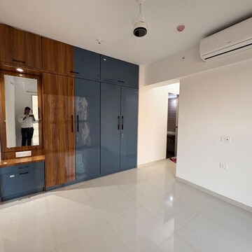 Room in 2.5 BHK Apartment at Lodha Codename Premier, Mangaon – for Rent