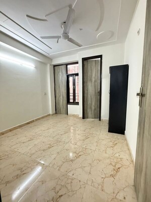 Room in 2 BHK Builder Floor at Saket – for Rent