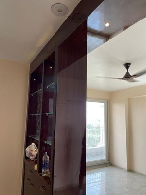 Furnished Amenities in 3 BHK Apartment at BPTP Discovery Park, Sector 80 – for Rent