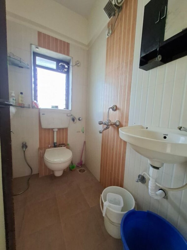 Bathroom, kt-jayshree-akshay-chs 2 Bedroom 680 Sq.Ft. Apartment In Borivali West Mumbai 10062237