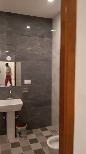 Furnished Amenities in 3 BHK Builder Floor at Sector 84 – for Rent