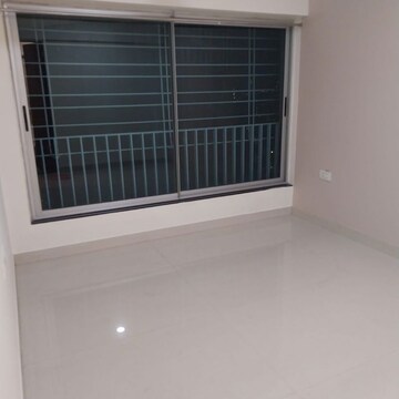 Room in 2 BHK Apartment at Arkade Earth Bluebell, Datar Colony – for Rent