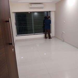 Room in 2 BHK Apartment at Arkade Earth Bluebell, Datar Colony – for Rent