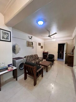 2 BHK + Store Room Apartment For Rent in Yari Road