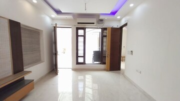 Living Room in 2 BHK Builder Floor at Golf Links – for Rent