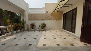 Master Bedroom in 2 BHK Builder Floor at Golf Links – for Rent