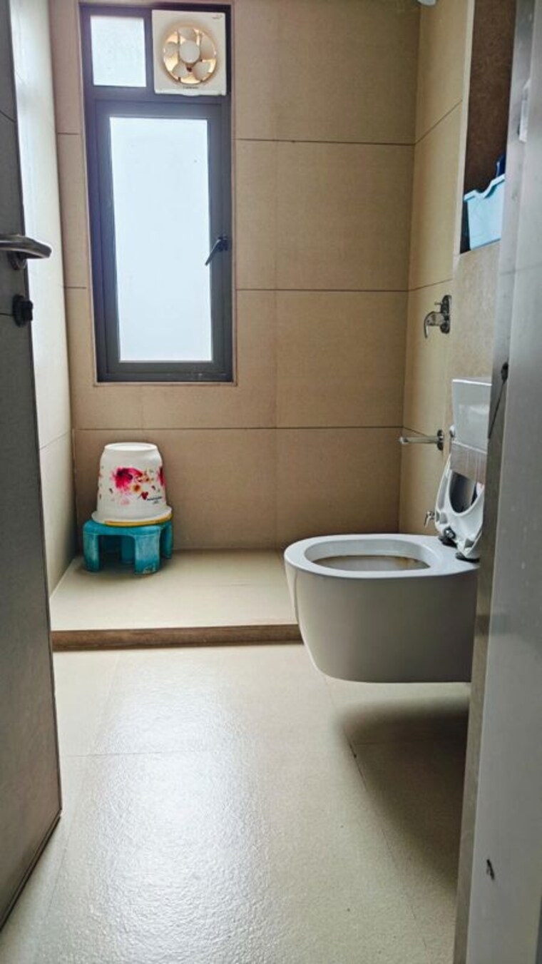 Bathroom, vasana bhayli road 3 Bedroom 1750 Sq.Ft. Apartment In VasanA Bhayli Road Vadodara 10062476