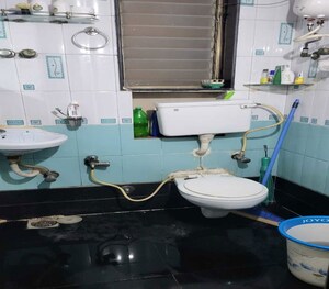 Bathroom in 1.5 BHK Apartment at Dadar East – for Rent