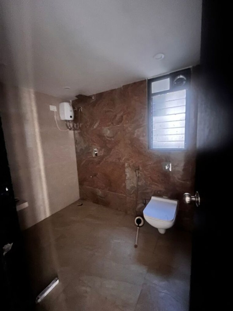 Bathroom, juhu 4 Bedroom 2000 Sq.Ft. Apartment In Juhu Mumbai 10062295