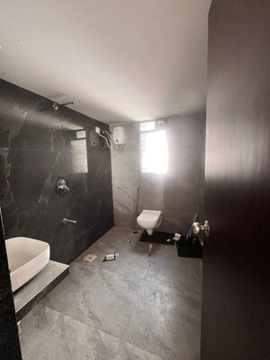 Attached Bathroom in 4 BHK Apartment at Juhu – for Rent