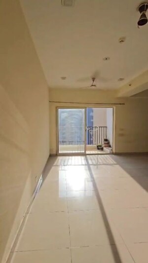 Room in 3 BHK Apartment at Panchsheel Greens II, Sector 16 Greater Noida – for Sale