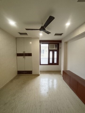 Room in 3 BHK Builder Floor at Sushant Lok 2, Sector 57 – for Sale
