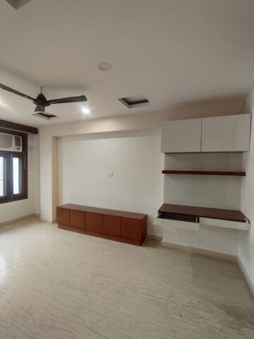 Room in 3 BHK Builder Floor at Sushant Lok 2, Sector 57 – for Sale