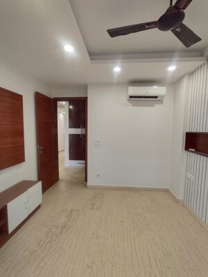 Room in 3 BHK Builder Floor at Sushant Lok 2, Sector 57 – for Sale