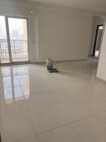 Room in 3 BHK Apartment at Nirala Estate II, Tech Zone 4 Greater Noida – for Rent