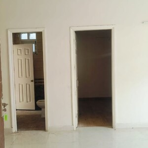 Room in 2 BHK Builder Floor at Bptp Park Floors ii, Sector 76 – for Rent