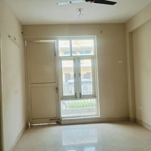 Room in 2 BHK Builder Floor at Bptp Park Floors ii, Sector 76 – for Rent