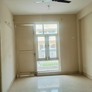 Room in 2 BHK Builder Floor at Bptp Park Floors ii, Sector 76 – for Rent