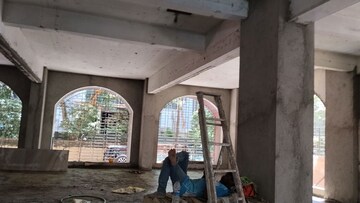 Parking in  Showroom at Chembur Colony – for Rent