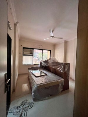 Bedroom in 4 BHK Apartment at Oshiwara – for Rent