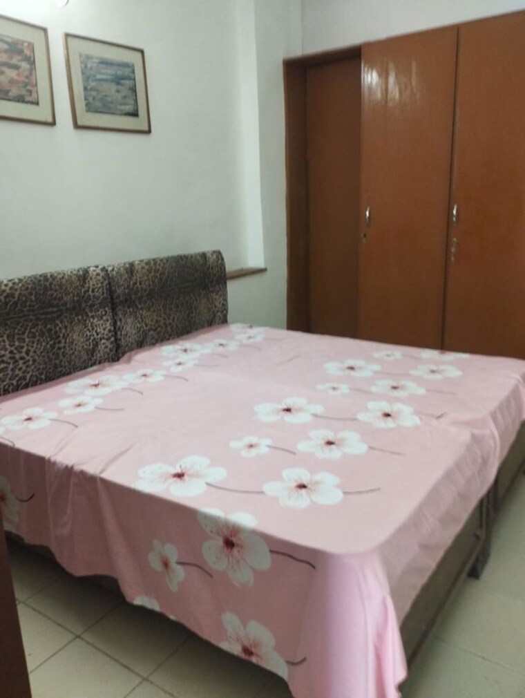 Bedroom, greater kailash i 1 Bedroom 1800 Sq.Ft. Builder Floor In Greater Kailash I Delhi 10048498