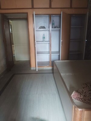 Room in 3 BHK Builder Floor at Sector 69 – for Rent