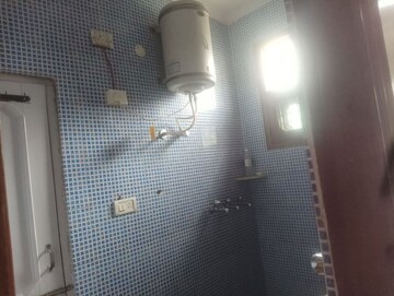 Bathroom in 3 BHK Builder Floor at Sector 69 – for Rent