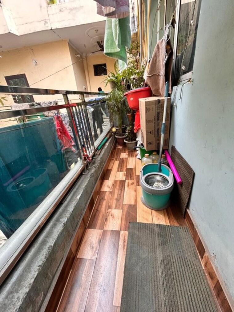 Balcony, dilshad garden 2 Bedroom 700 Sq.Ft. Apartment In Dilshad Garden Delhi 10062775