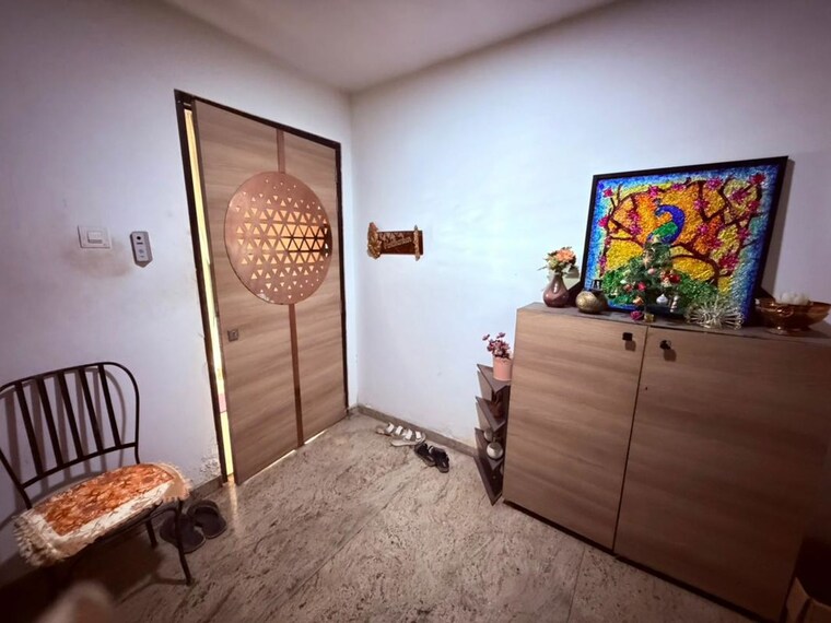 Living Room, dadar east 3 Bedroom 1000 Sq.Ft. Apartment In Dadar East Mumbai 10062896