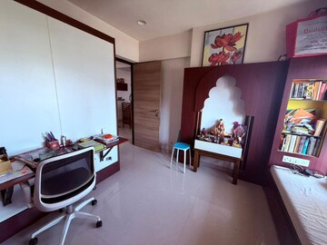 Room in 3 BHK Apartment at Dadar East – for Sale