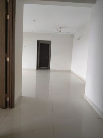 Room in 3 BHK Apartment at Kumar Prospera Hadapsar, Hadapsar – for Rent