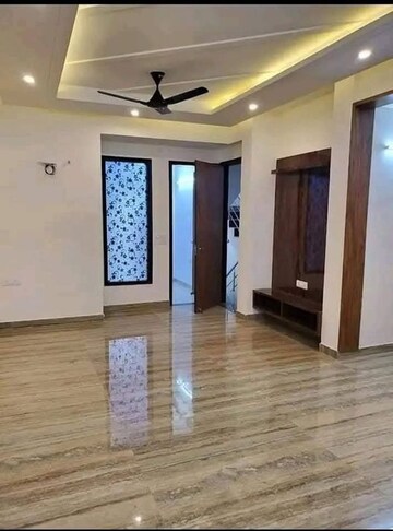 Room in 2 BHK Builder Floor at Saket – for Rent