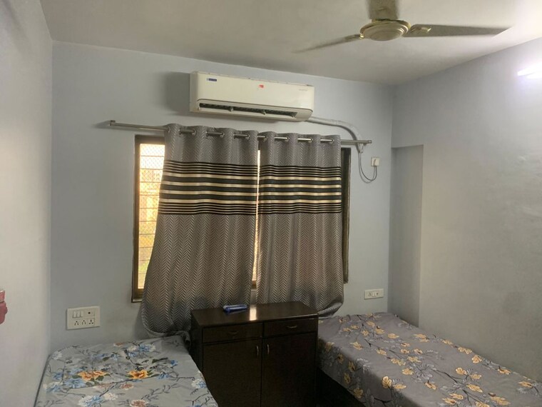 Room, kurla east Pg For Girls In Kurla East 10063017
