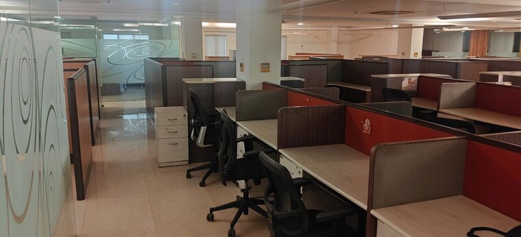 Team Area, khar west Commercial Office Space 675 Sq.Ft. In Khar West Mumbai 10063256