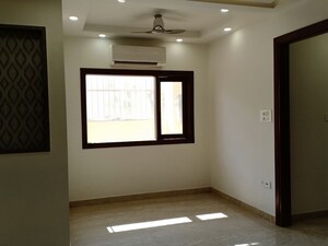 Room in 3 BHK Apartment at Green Park Extension – for Sale