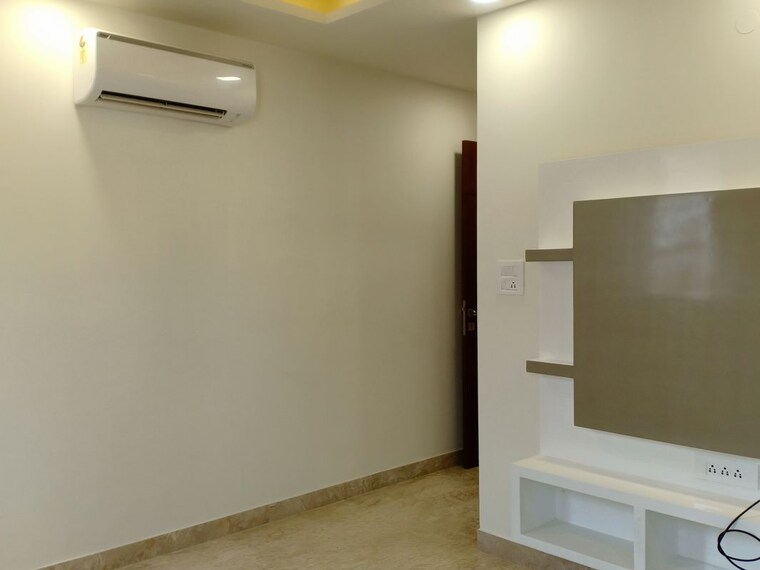 Room, green park extension 3 Bedroom 1850 Sq.Ft. Apartment In Green Park Extension Delhi 10063254