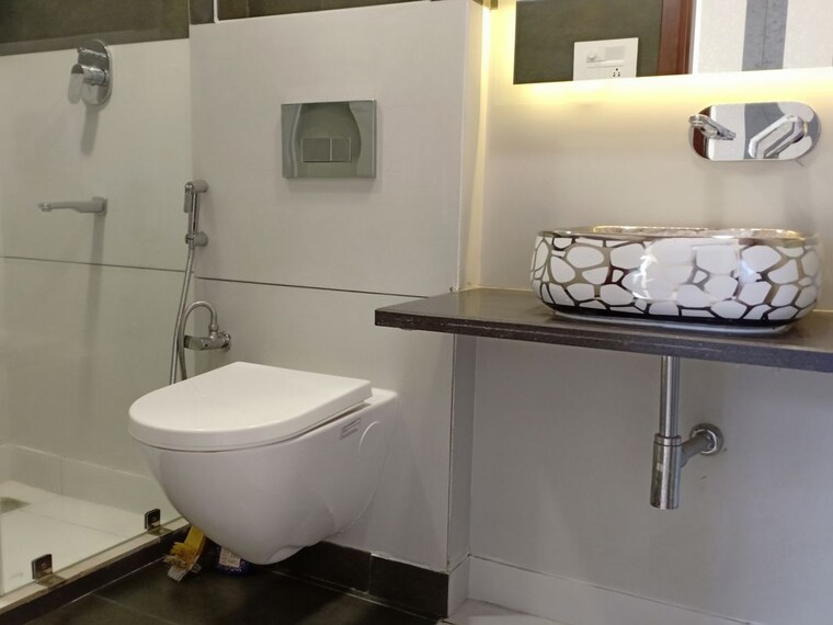 Bathroom, green park extension 3 Bedroom 1850 Sq.Ft. Apartment In Green Park Extension Delhi 10063254