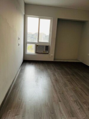 Room in 2 BHK Apartment at Silverglades The Melia, Sohna Sector 35 – for Rent