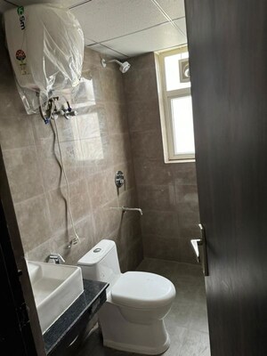Bathroom in 2.5 BHK Builder Floor at Breez Flora Avenue 33, Sohna Sector 33 – for Rent