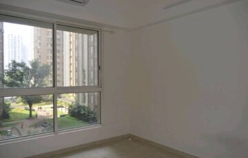 Room in 3 BHK Apartment at Hiranandani Meadows, Manpada – for Sale