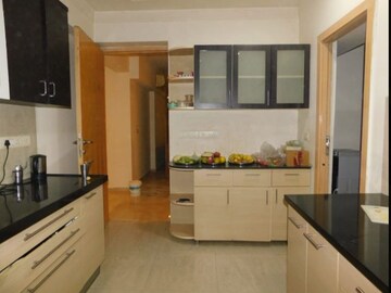 Room in 3 BHK Apartment at Hiranandani Meadows, Manpada – for Sale