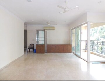 Room in 3 BHK Apartment at Hiranandani Meadows, Manpada – for Sale