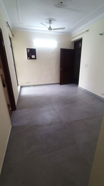 Room in 2 BHK Apartment at Cosmos Executive, Sector 3 – for Sale