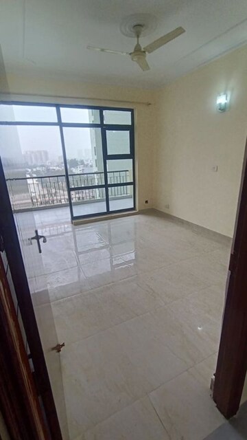 Room in 2 BHK Apartment at Cosmos Executive, Sector 3 – for Sale