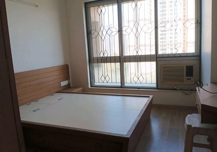 Room, hiranandani-meadows 3 Bedroom 1300 Sq.Ft. Apartment In Manpada Thane 10063468