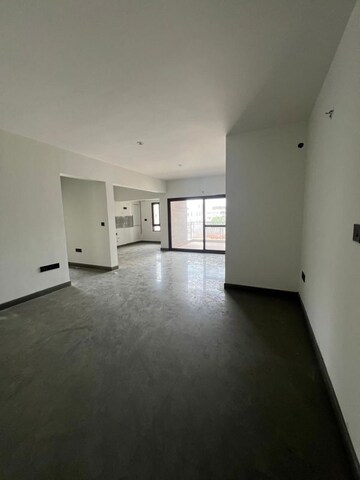 Room in 1 BHK Apartment at Centreo , Kanakapura Road – for Sale