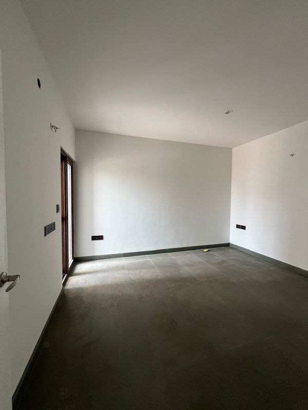 1 BHK +  855 Sq.Ft. Apartment in Centreo 
