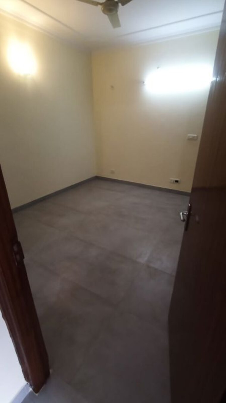 Room, cosmos-executive 2 Bedroom 1100 Sq.Ft. Apartment In Sector 3 Gurgaon 10063535